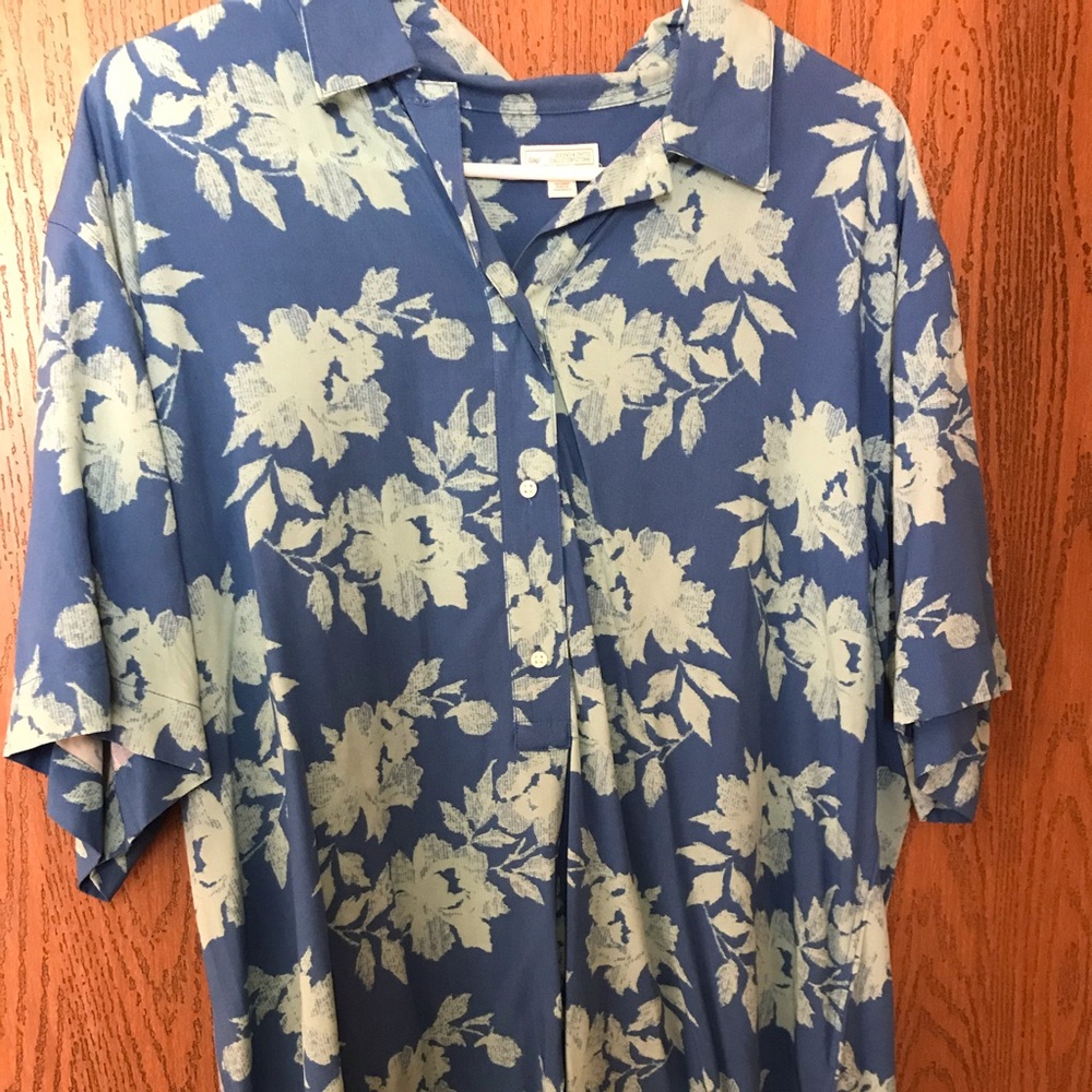 Women’s GAP Hawaiian shirt
